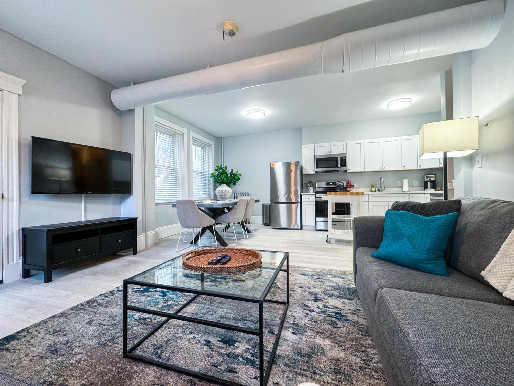 Huge,3 Bed,2Bath,Public Transport,Boston,Sleeps 9 Διαμέρισμα Μπρούκλαϊν Εξωτερικό φωτογραφία