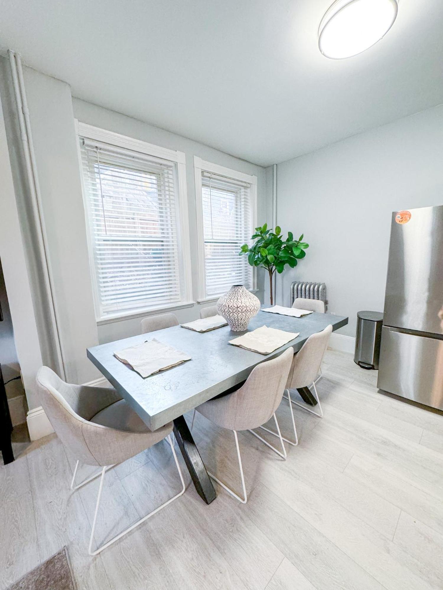 Huge,3 Bed,2Bath,Public Transport,Boston,Sleeps 9 Διαμέρισμα Μπρούκλαϊν Εξωτερικό φωτογραφία