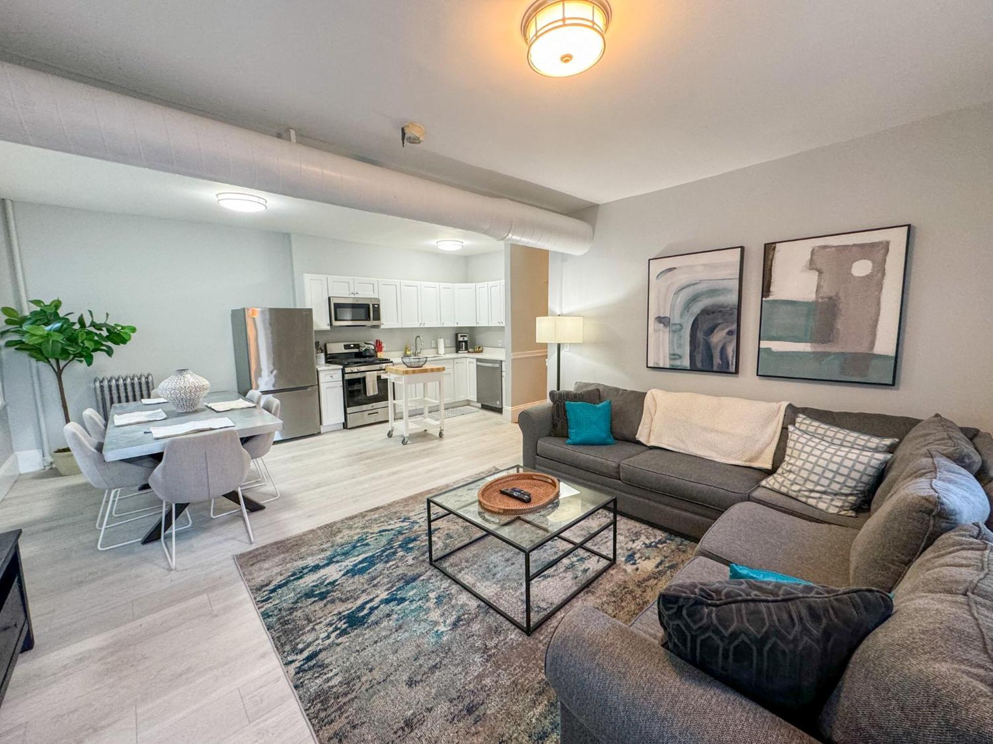 Huge,3 Bed,2Bath,Public Transport,Boston,Sleeps 9 Διαμέρισμα Μπρούκλαϊν Εξωτερικό φωτογραφία